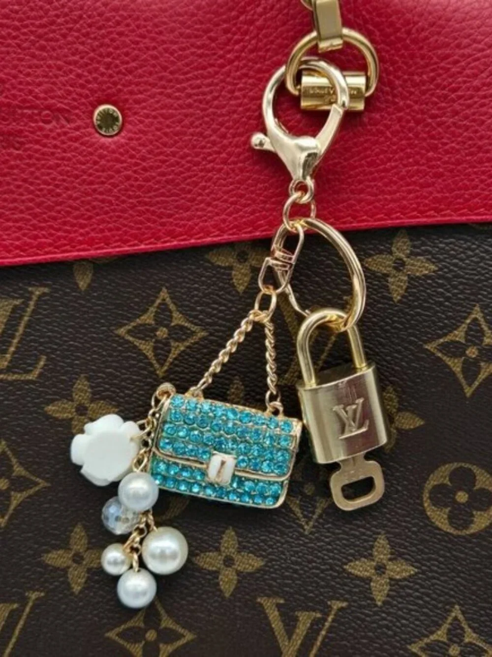 Louis Vuitton Gold Padlock 🔒 Key Set Authentic LV w/ Unbranded Keychain